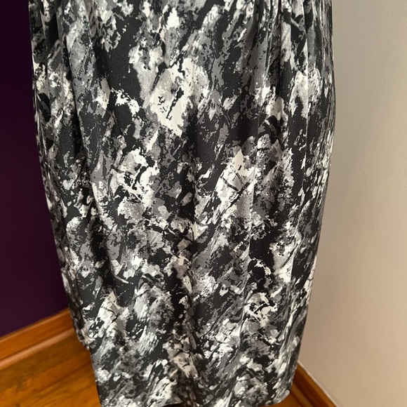 Trulli Black and White Sleeveless Dress - Picture 4 of 8